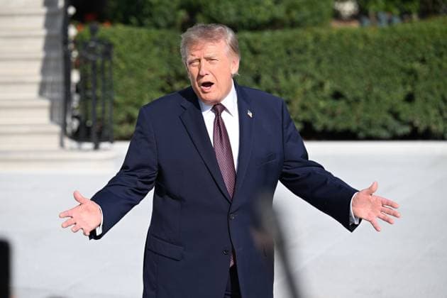 October 2, 2026, Washington, Dc, USA: U.S. President Donald Trump talks to the media before boarding Marine One on the South Lawn of the White House in Washington, DC, United States, on October 2, 2026. Washington USA - ZUMAs197 20261002_aaa_s197_288 Copyright: xKylexMazzax