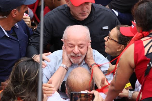 Lula in Rio de Janeiro. Rio de Janeiro, RJ, October 2, 2026 - Politics-RJ - Luiz Inacio Lula da Silva (PT SP), President of the Republic and candidate for re-election, during a campaign walk with candidates and supporters of the PT between Candelaria and Cinelandia, in downtown Rio de Janeiro, this Friday, October 2.(Foto: Charles Sholl Brazil Photo Press Brazil Photo Press) INTERNATIONAL Rio de Janeiro center Rio de Janeiro Brasil Copyright: xCharlesxShollx