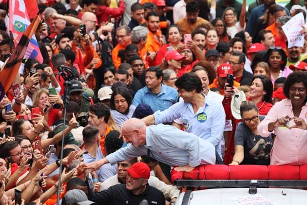 Lula in Rio de Janeiro. Rio de Janeiro, RJ, October 2, 2026 - Politics-RJ - Luiz Inacio Lula da Silva (PT SP), President of the Republic and candidate for re-election, during a campaign walk with candidates and supporters of the PT between Candelaria and Cinelandia, in downtown Rio de Janeiro, this Friday, October 2.(Foto: Charles Sholl Brazil Photo Press Brazil Photo Press) INTERNATIONAL Rio de Janeiro center Rio de Janeiro Brasil Copyright: xCharlesxShollx