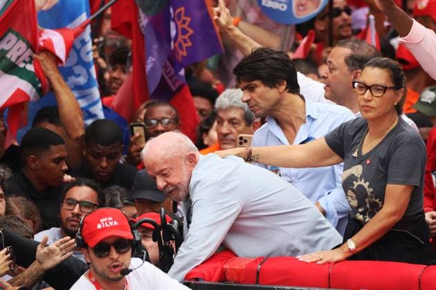 Lula in Rio de Janeiro. Rio de Janeiro, RJ, October 2, 2026 - Politics-RJ - Luiz Inacio Lula da Silva (PT SP), President of the Republic and candidate for re-election, during a campaign walk with candidates and supporters of the PT between Candelaria and Cinelandia, in downtown Rio de Janeiro, this Friday, October 2.(Foto: Charles Sholl Brazil Photo Press Brazil Photo Press) INTERNATIONAL Rio de Janeiro center Rio de Janeiro Brasil Copyright: xCharlesxShollx