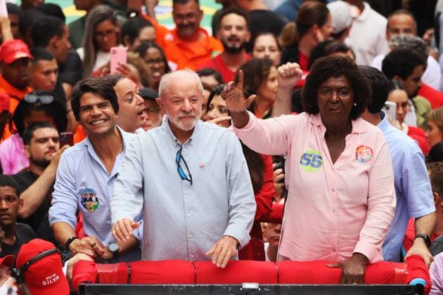 Lula in Rio de Janeiro. Rio de Janeiro, RJ, October 2, 2026 - Politics-RJ - Luiz Inacio Lula da Silva (PT SP), President of the Republic and candidate for re-election, during a campaign walk with candidates and supporters of the PT between Candelaria and Cinelandia, in downtown Rio de Janeiro, this Friday, October 2.(Foto: Charles Sholl Brazil Photo Press Brazil Photo Press) INTERNATIONAL Rio de Janeiro center Rio de Janeiro Brasil Copyright: xCharlesxShollx