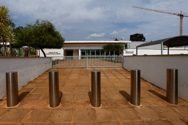 US Embassy in Brasilia closes after the United States suspended consular services due to security concerns The US Embassy in Brasilia is seen closed after the United States suspended consular services due to security concerns two days before the Brazilian general elections, in Brazil, on October 2nd, 2026. PHOTO: WILTON JUNIOR ESTADAO CONTEUDO BRASILIA DF BRAZIL  Copyright: xwiltonxjuniorx