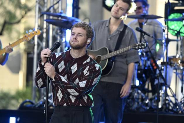 RECORD DATE NOT STATED (NEW) Alexander Warren Hughes is an Amarican singer and song writer.October 2nd 2026, New YorkCity, New York, U. S. A. Alexander Warren has performed at NBC s TODAY CITI CONCERT SERIES at Rockefeller Plaza. Warren began his carreer as an independent musician selling his own until he signed on with Atlantic Records in 2022. Alexander Warren s music appeals to audiences of different tastes, such as Rock, Jazz, Folk, and Classical music. Credit: Victor M. Matos Thenews2(Foto: Victor M. Matos Thenews2 imago images)  Copyright: xVictorxM.xMatosx