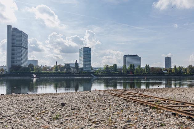Low Water Levels on the Rhine in Bonn, October 2, 2026. Following the recent rains, the water level in Bonn is rising slightly again and stands at 64 cm, just slightly above the record low of 58 cm set on S Copyright: xMarcxJohnx
