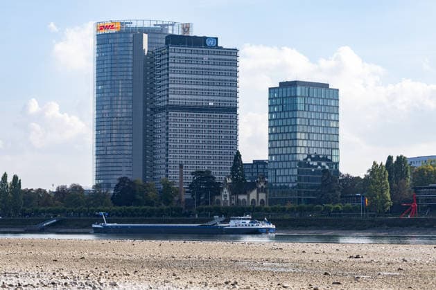 Low Water Levels on the Rhine in Bonn: View from the Beuel Riverbank, October 2, 2026. View from the Beuel riverbank in Bonn of the Rhine riverbed, which is largely exposed due to the ongoing low water levels. Navigation is restricted; the water level at Bonn is 64 cm, just Copyright: xMarcxJohnx