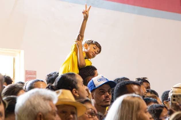 RECORD DATE NOT STATED Presidential candidate Flavio Bolsonaro visits the city of Montes Claros in the final stretch of the elections. Montes Claros (MG), 02 10 2026 - Elections Flavio Bolsonaro Montes Claros - Presidential candidate Flavio Bolsonaro, accompanied by Nikolas Ferreira (PL), Samuel Caires (PL), Marco Antonio Moreira da Costa (Novo), Domingos Savio (PL), Flavio Roscoe (PL), during a visit to the city of Montes Claros in the final stretch of the elections, this Friday, October 2, 2026.(Foto: Diego Tavares Thenews2 imago images) Presidential candidate Flavio Bolsonaro visits the city of Montes Claros in the final stretch of the elections. Copyright: xDiegoxTavaresx