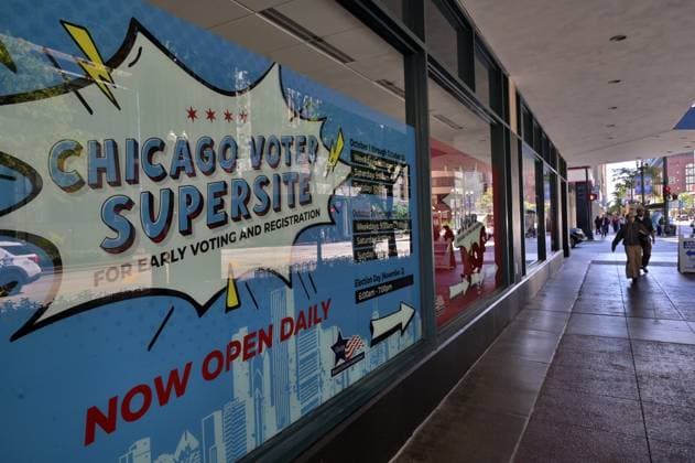 Early voting begins in Chicago ahead of November 3 General Election CHICAGO, ILLINOIS – OCTOBER 2, 2026: A pedestrians walks past a window display for the Chicago Voter Supersite at 137 S. State St. in downtown Chicago, Illinois, on October 2, 2026. The Supersite opened October 1 for early voting and registration ahead of the November 3 General Election. Jacek Boczarski Anadolu Illinois United States. Editorial use only. Please get in touch for any other usage.  Copyright: x2026xAnadoluxJacekxBoczarskix
