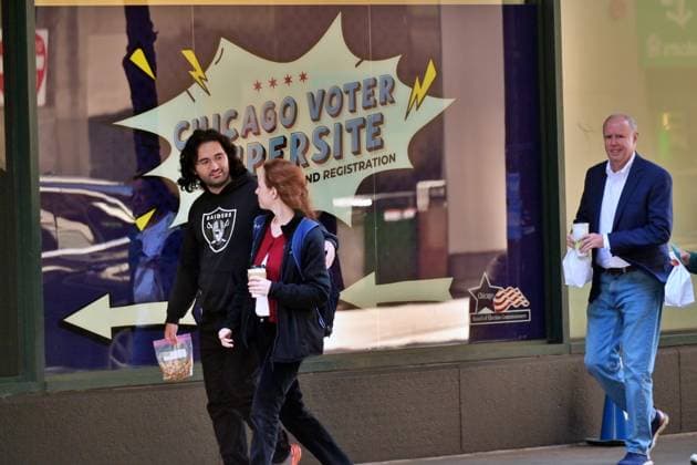 Early voting begins in Chicago ahead of November 3 General Election CHICAGO, ILLINOIS – OCTOBER 2, 2026: A pedestrians walks past a window display for the Chicago Voter Supersite at 137 S. State St. in downtown Chicago, Illinois, on October 2, 2026. The Supersite opened October 1 for early voting and registration ahead of the November 3 General Election. Jacek Boczarski Anadolu Illinois United States. Editorial use only. Please get in touch for any other usage.  Copyright: x2026xAnadoluxJacekxBoczarskix