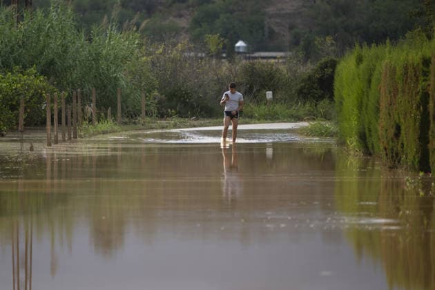 Heavy flooding disrupts towns in southern Catalonia TORTOSA, SPAIN - OCTOBER 02: Floodwaters submerge streets, low-lying residential properties, and road infrastructure following intense torrential rainfall in Tortosa, Tarragona province, Catalonia, Spain, on October 02, 2026. A powerful storm system battered the Baix Ebre and Montsia districts across southern Catalonia on Thursday and Friday, dropping over 200 millimeters of rain across several municipalities, with coastal areas recording totals exceeding 270 millimeters. Local ravines and streams overflowed near the Ebro River, causing severe localized flooding in Tortosa, Roquetes, Santa Bàrbara, and L Ametlla de Mar. Regional emergency personnel deployed specialized teams to assist stra Copyright: x2026xAnadoluxLorenaxSopenaxLopezx