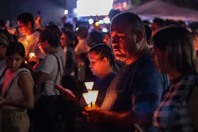 October 2, 2026, La Guaira, Venezuela (Bolivarian Republic of: LA GUAIRA, VENEZUELA, OCTOBER 2, 2026: Families of victims, survivors and rescue workers gather during the Haz de Luz vigil in La Guaira to commemorate 100 days since the devastating earthquakes of June 24. Participants lit candles and joined prayers in memory of those killed and missing, while beams of light were projected into the sky near areas heavily damaged by the disaster. The commemorative event brought together residents, volunteers and emergency workers as recovery and search efforts continue in parts of La Guaira. La Guaira Venezuela (Bolivarian Republic of - ZUMAq101 20261002_zna_q101_317 Copyright: xMarioxFloresx