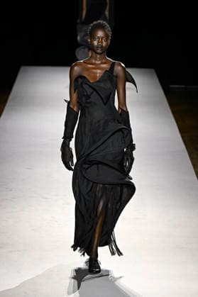 Yohji Yamamoto Women s Ready-to-Wear Spring Summer 2027 Collection Fashion Show during Paris Fashion Week, on October 2, 2026 Bestimage Yohji Yamamoto Fashion Show Women s Ready-to-Wear Spring Summer 2027 Collection during Paris Fashion Week, on October 2, 2026, in Paris, France Paris France  Copyright: xAgencex xBestimagexAgencex xBestimagex