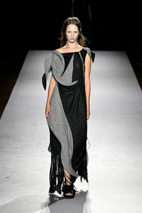 Yohji Yamamoto Women s Ready-to-Wear Spring Summer 2027 Collection Fashion Show during Paris Fashion Week, on October 2, 2026 Bestimage Yohji Yamamoto Fashion Show Women s Ready-to-Wear Spring Summer 2027 Collection during Paris Fashion Week, on October 2, 2026, in Paris, France Paris France  Copyright: xAgencex xBestimagexAgencex xBestimagex