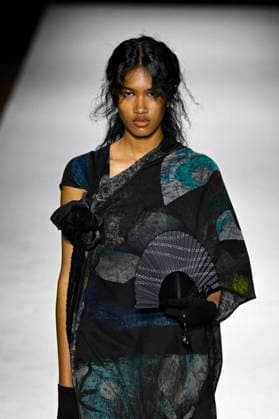Yohji Yamamoto Women s Ready-to-Wear Spring Summer 2027 Collection Fashion Show during Paris Fashion Week, on October 2, 2026 Bestimage Yohji Yamamoto Fashion Show Women s Ready-to-Wear Spring Summer 2027 Collection during Paris Fashion Week, on October 2, 2026, in Paris, France Paris France  Copyright: xAgencex xBestimagexAgencex xBestimagex