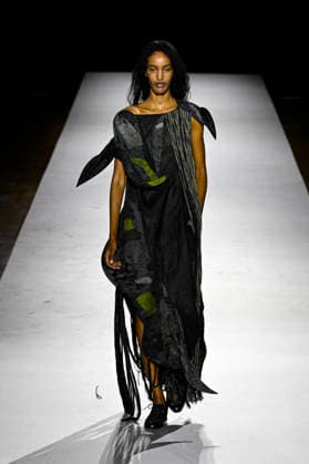 Yohji Yamamoto Women s Ready-to-Wear Spring Summer 2027 Collection Fashion Show during Paris Fashion Week, on October 2, 2026 Bestimage Yohji Yamamoto Fashion Show Women s Ready-to-Wear Spring Summer 2027 Collection during Paris Fashion Week, on October 2, 2026, in Paris, France Paris France  Copyright: xAgencex xBestimagexAgencex xBestimagex
