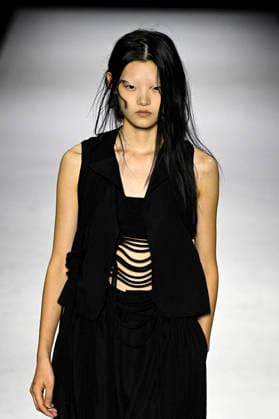 Yohji Yamamoto Women s Ready-to-Wear Spring Summer 2027 Collection Fashion Show during Paris Fashion Week, on October 2, 2026 Bestimage Yohji Yamamoto Fashion Show Women s Ready-to-Wear Spring Summer 2027 Collection during Paris Fashion Week, on October 2, 2026, in Paris, France Paris France  Copyright: xAgencex xBestimagexAgencex xBestimagex