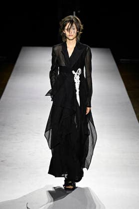 Yohji Yamamoto Women s Ready-to-Wear Spring Summer 2027 Collection Fashion Show during Paris Fashion Week, on October 2, 2026 Bestimage Yohji Yamamoto Fashion Show Women s Ready-to-Wear Spring Summer 2027 Collection during Paris Fashion Week, on October 2, 2026, in Paris, France Paris France  Copyright: xAgencex xBestimagexAgencex xBestimagex