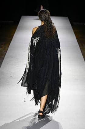 Yohji Yamamoto Women s Ready-to-Wear Spring Summer 2027 Collection Fashion Show during Paris Fashion Week, on October 2, 2026 Bestimage Yohji Yamamoto Fashion Show Women s Ready-to-Wear Spring Summer 2027 Collection during Paris Fashion Week, on October 2, 2026, in Paris, France Paris France  Copyright: xAgencex xBestimagexAgencex xBestimagex