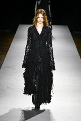 Yohji Yamamoto Women s Ready-to-Wear Spring Summer 2027 Collection Fashion Show during Paris Fashion Week, on October 2, 2026 Bestimage Yohji Yamamoto Fashion Show Women s Ready-to-Wear Spring Summer 2027 Collection during Paris Fashion Week, on October 2, 2026, in Paris, France Paris France  Copyright: xAgencex xBestimagexAgencex xBestimagex