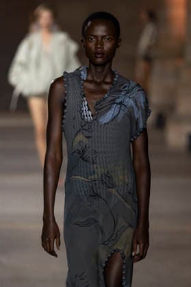 Victoria Beckham Women s Ready-to-Wear Spring Summer 2027 Collection Fashion Show during Paris Fashion Week, on October 2, 2026, in Paris, Bestimage Victoria Beckham Fashion Show Women s Ready-to-Wear Spring Summer 2027 Collection during Paris Fashion Week, on October 2, 2026, in Paris, France Paris France  Copyright: xAgencex xBestimagexAgencex xBestimagex
