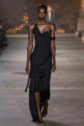 Victoria Beckham Women s Ready-to-Wear Spring Summer 2027 Collection Fashion Show during Paris Fashion Week, on October 2, 2026, in Paris, Bestimage Victoria Beckham Fashion Show Women s Ready-to-Wear Spring Summer 2027 Collection during Paris Fashion Week, on October 2, 2026, in Paris, France Paris France  Copyright: xAgencex xBestimagexAgencex xBestimagex