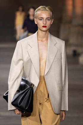 Victoria Beckham Women s Ready-to-Wear Spring Summer 2027 Collection Fashion Show during Paris Fashion Week, on October 2, 2026, in Paris, Bestimage Victoria Beckham Fashion Show Women s Ready-to-Wear Spring Summer 2027 Collection during Paris Fashion Week, on October 2, 2026, in Paris, France Paris France  Copyright: xAgencex xBestimagexAgencex xBestimagex