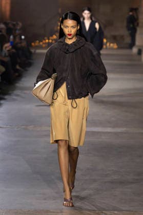 Victoria Beckham Women s Ready-to-Wear Spring Summer 2027 Collection Fashion Show during Paris Fashion Week, on October 2, 2026, in Paris, Bestimage Victoria Beckham Fashion Show Women s Ready-to-Wear Spring Summer 2027 Collection during Paris Fashion Week, on October 2, 2026, in Paris, France Paris France  Copyright: xAgencex xBestimagexAgencex xBestimagex