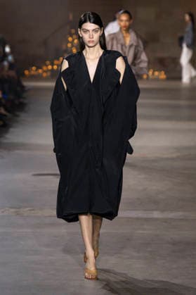 Victoria Beckham Women s Ready-to-Wear Spring Summer 2027 Collection Fashion Show during Paris Fashion Week, on October 2, 2026, in Paris, Bestimage Victoria Beckham Fashion Show Women s Ready-to-Wear Spring Summer 2027 Collection during Paris Fashion Week, on October 2, 2026, in Paris, France Paris France  Copyright: xAgencex xBestimagexAgencex xBestimagex