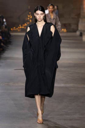 Victoria Beckham Women s Ready-to-Wear Spring Summer 2027 Collection Fashion Show during Paris Fashion Week, on October 2, 2026, in Paris, Bestimage Victoria Beckham Fashion Show Women s Ready-to-Wear Spring Summer 2027 Collection during Paris Fashion Week, on October 2, 2026, in Paris, France Paris France  Copyright: xAgencex xBestimagexAgencex xBestimagex