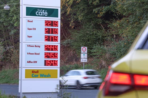 What is the outlook for fuel prices? Fuel prices remain at very high levels. The so-called gasoline rebate has been in effect since October 1, 2026. The federal governme