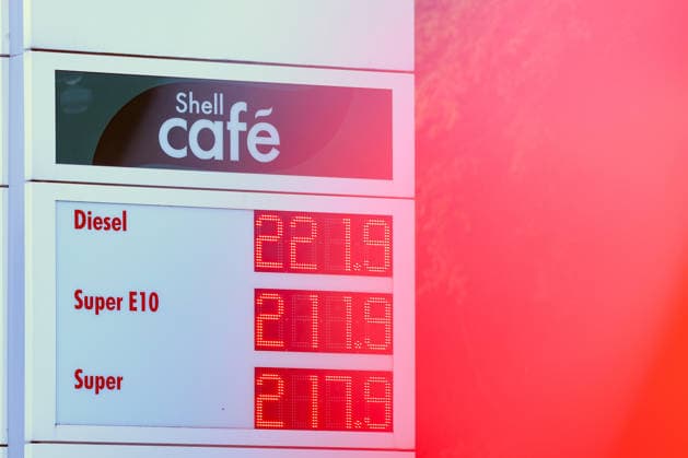 What is the outlook for fuel prices? Fuel prices remain at very high levels. The so-called gasoline rebate has been in effect since October 1, 2026. The federal governme