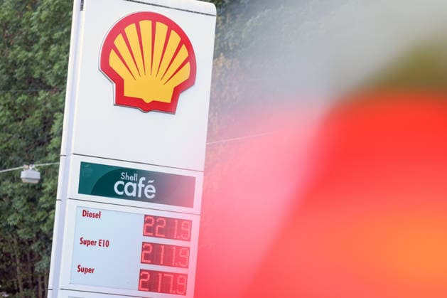 What is the outlook for fuel prices? Fuel prices remain at very high levels. The so-called gasoline rebate has been in effect since October 1, 2026. The federal governme