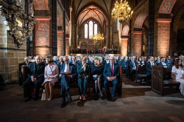 Ecumenical Service at St. Petri Cathedral: Hubertus van Megen, Apostolic Nuncio to Germany; Charlotte Merz, wife of Friedrich Merz; Friedrich Merz, Federal Chancellor; Julia Klöckner, President of the Bundestag; Elke Büdenbinder, wife of Frank-Walter Steinmeier; Frank-Walter Steinmeier