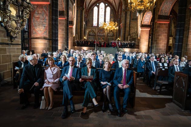 Ecumenical Service at St. Petri Cathedral: Hubertus van Megen, Apostolic Nuncio to Germany; Charlotte Merz, wife of Friedrich Merz; Friedrich Merz, Federal Chancellor; Julia Klöckner, President of the Bundestag; Elke Büdenbinder, wife of Frank-Walter Steinmeier; Frank-Walter Steinmeier