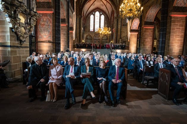 Ecumenical Service at St. Petri Cathedral: Hubertus van Megen, Apostolic Nuncio to Germany; Charlotte Merz, wife of Friedrich Merz; Friedrich Merz, Federal Chancellor; Julia Klöckner, President of the Bundestag; Elke Büdenbinder, wife of Frank-Walter Steinmeier; Frank-Walter Steinmeier
