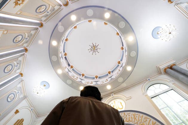 Open Mosque Day in Germany Open Mosque Day in Germany. A member is seen in the mosque Bait ur Rehman Moschee in Nuremberg, Germany . October 03rd , 2026 Photo by Davide Elias Copyright: xDavidexEliasx