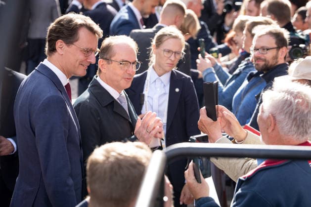 Celebrations for German Unity Day 2026 in Bremen: Hendrik Wuest, CDU Minister-President of North Rhine-Westphalia, and Alexander Dobrindt, Federal Minister of the Interior, jointly greet the citizens as part of the celebrations for October 3, 2026, following the ecumenical service at St. Petri Cathedral, Bremen, October 3, 2026, Bremen, Germany