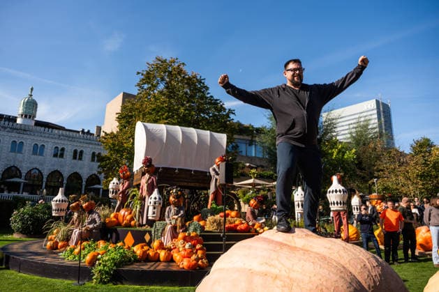 Danish Giant Pumpkin Championship Results Announced: Peter Holst Olsen from Næstved and his giant pumpkin weighing 1,198 kg won the Danish Giant Pumpkin Championship at Tivoli in Copenhagen on Saturday, October 3, 2026. Photo by Emil Nicolai Helms, Scanpix 2026, Copenhagen, Denmark  Copyright: EmilxNicolaixHelmsx spdk20261003-132459-L