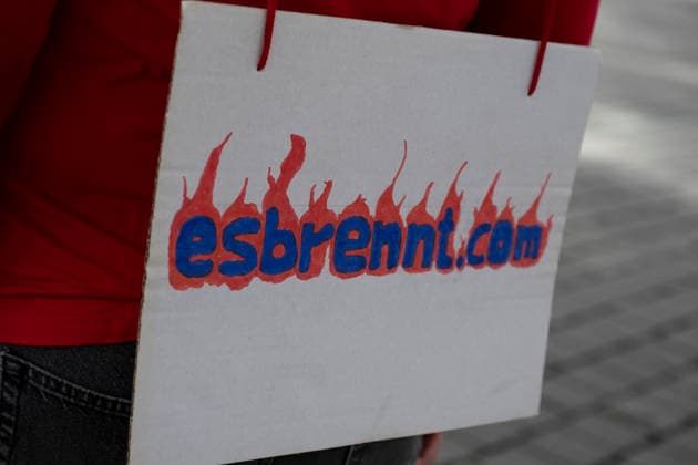 October 3, 2026 Press event: Es brennt initiative—human chain in Dortmund, Hansaplatz. Symbolic photo for esbrennt.com. Dortmund, Hansaplatz and Westenhellweg, North Rhine-Westphalia, Germany