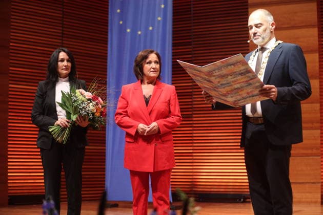 Weimar Prize Awarded to Ute Freudenberg Weimar, October 3, 2026 Weimar Prize Awarded to Ute Freu Copyright: xMatthiasxGränzdörferx
