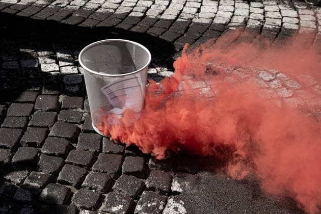Demonstration against high cost of living in Italy NAPLES, ITALY - OCTOBER 3: Protesters set fire to electricity bills during a protest against high cost of living and against increase in the price of petrol in Naples, Italy on October 3, 2026. Iso Ekle Anadolu Naples Italy. Editorial use only. Please get in touch for any other usage.  Copyright: x2026xAnadoluxIsoxEklex