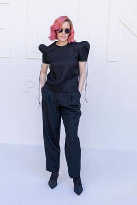 Emily Hampshire at the photocall for the Céline Spring Summer 2027 Women’s Ready-to-Wear Collection during Paris Fashion Week (PFW) at the National Archives Museum in Paris, France, on October 3, 2026. Olivier Borde, Bestimage. Photocall at the Céline fashion show as part of Paris RTW Spring Summer 2027 Fashion Week, held at the Musée National des Archives on October 3, 2026, in Paris, France. Paris, France  Copyright: xOLIVIERxBORDEx xBESTIMAGExOLIVIERxBORDEx xBESTIMAGEx
