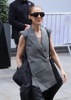 Céline Dion leaves the Royal Monceau hotel in Paris on October 3, 2026. Denis Guignebourg, Bestimage. Céline Dion leaves the Royal Monceau hotel in Paris on October 3, 2026. Paris, France  Copyright: xDenisxGuignebourgx xBestimagexDenisxGuignebourgx xBestimagex