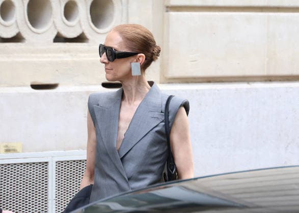 Céline Dion leaves the Royal Monceau hotel in Paris on October 3, 2026. Denis Guignebourg, Bestimage. Céline Dion leaves the Royal Monceau hotel in Paris on October 3, 2026. Paris, France  Copyright: xDenisxGuignebourgx xBestimagexDenisxGuignebourgx xBestimagex