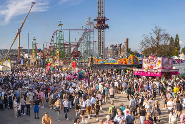 Due to overcrowding, police closed off several entrances to the Wasen. With 80,000 visitors at the Volksfest and the LWH Agricultural Fair, the festival grounds reached their capacity limit, October 3, 2026, Stuttgart, Baden-Württemberg, Germany