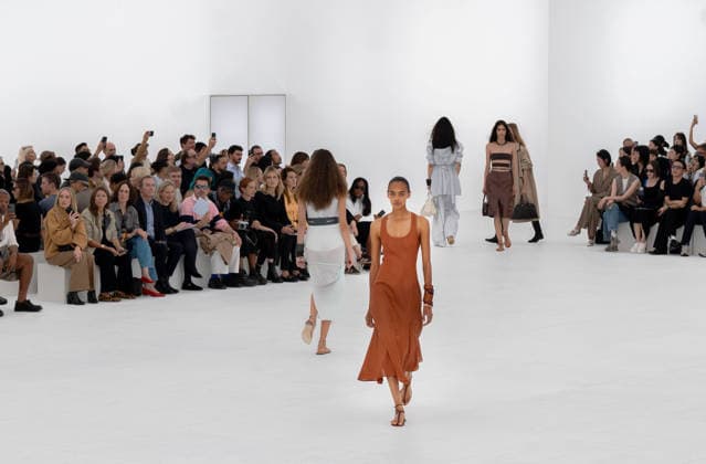 PARIS FASHION WEEK SPRING SUMMER 2027 HERMÈS WOMEN S READY-TO-WEAR sylvie lefort photography MAXPPP 03 10 2026 @Sylvie Lefort Photography MAXPPP October 3, 2026 Models showcase designs from the HERMES Women’s Spring Summer 2027 collection during Paris Fashion Week in Paris, France, October 3, 2026. The presentation of the women’s collections took place from September 28 to October 6, 26.  Copyright: xMAXPPPxsylviexlefortxphotographyx LFR202610035915 LFR202610035915