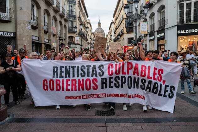 People take part in a demonstration in Zaragoza, Spain, on October 3, 2026, calling for access to affordable housing and defending the right to decent housing. The march, organized by the Zaragoza Tenants Union, began at Santo Domingo Square and moved through the city center before ending at Pilar Square. Demonstrators carried banners and placards and chanted slogans about housing affordability, rents and evictions Zaragoza Spain Copyright: xNanoxCalvox xVWPicsx NN-HousingProtestZgzOct26-8