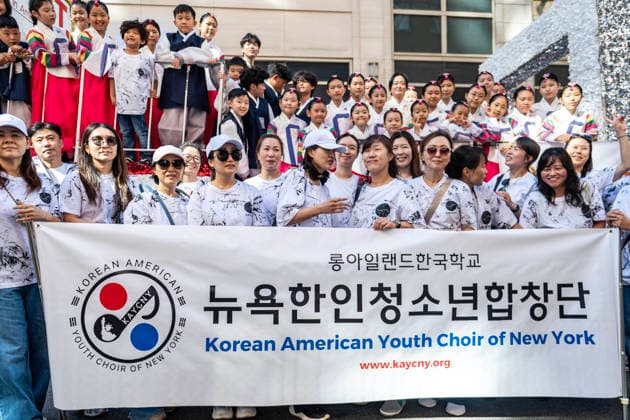 October 3, 2026, New York, New York, USA: Particiants from the Korean American Youth Choir pose for a photo on their float. New York USA - ZUMAh214 20261003_znp_h214_008 Copyright: xSDxHerzogx