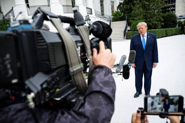 October 3, 2026, Washington, District Of Columbia, USA: United States President Donald J Trump speaks to members of the media before boarding Marine One on the South Lawn of the White House, in Washington, DC, USA, 3 October 2026. President Trump is traveling to Ohio for a rally as he campaigns with Republican Party candidates before midterm elections Washington USA - ZUMAs152 20261003_faa_s152_004 Copyright: xGraemexSloan-PoolxviaxCNPx