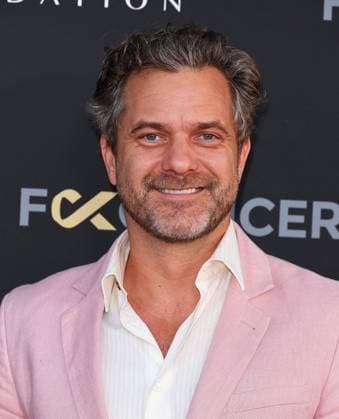 The Barbara Berlanti Heroes Gala Benefitting F Cancer in Los Angeles The Barbara Berlanti Heroes Gala Benefitting F Cancer at The Barker Hangar in Santa Monica, California on 10 3 26. 03 Oct 2026 Pictured: Joshua Jackson.  Copyright: xThexMegaxAgencyxRiverx xMEGAx