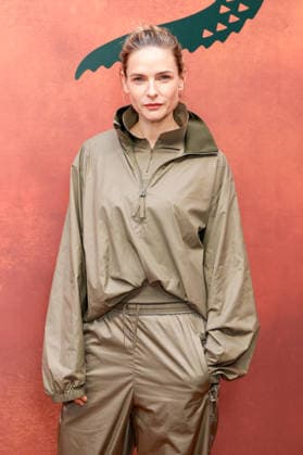 Rebecca Ferguson at the photocall for the Lacoste Women s Ready-to-Wear Spring Summer 2027 show during Paris Fashion Week (PFW) at Roland Garros in Paris, France, on October 4, 2026. Olivier Borde, bestimage. Photocall at the Lacoste Women’s Ready-to-Wear Spring Summer 2027 show as part of Paris Fashion Week on October 4, 2026, in Paris, France. Paris, France  Copyright: xOLIVIERxBORDEx xBESTIMAGExOLIVIERxBORDEx xBESTIMAGEx